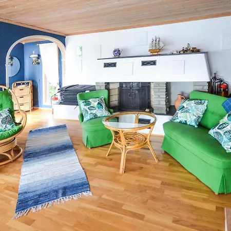 Nyaraló Beach Front In Faervik With House Sea View *
